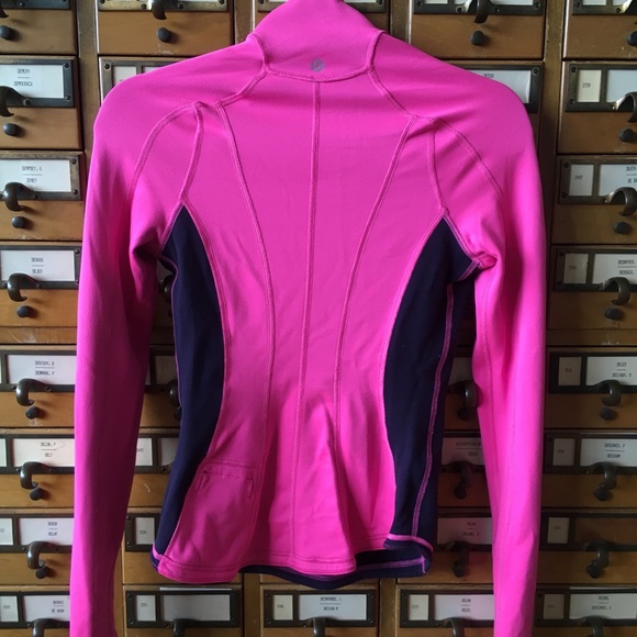 Lululemon reversible RULU pullover - Picture 7 of 8